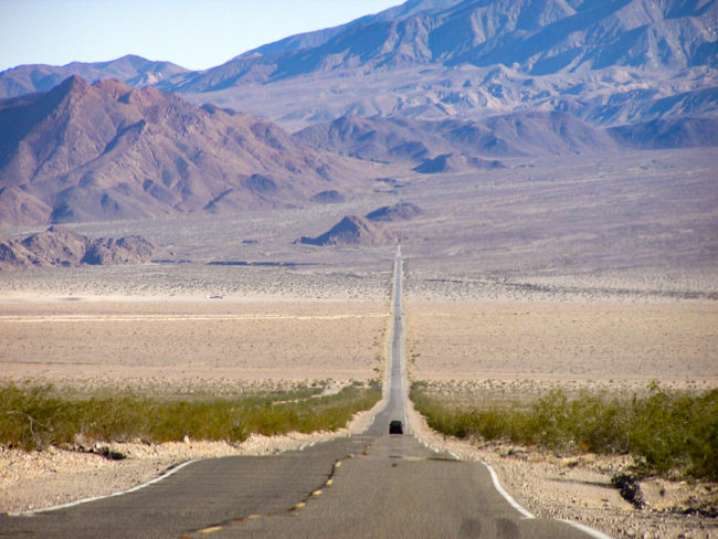 Cesta pouští Mojave Desert