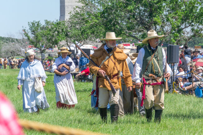 Bitva u San Jacinto - bojovníci v dobových kostýmech