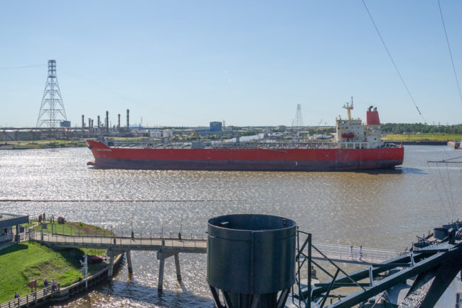 Houston Ship Channel - nákladní loď