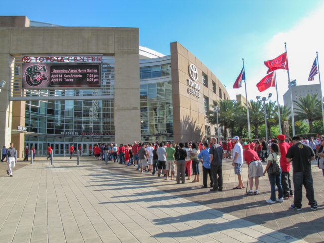 NBA - fronta před Houston Toyota Center