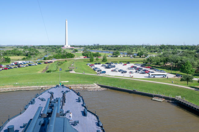 San Jacinto Monument z lodi USS Texas