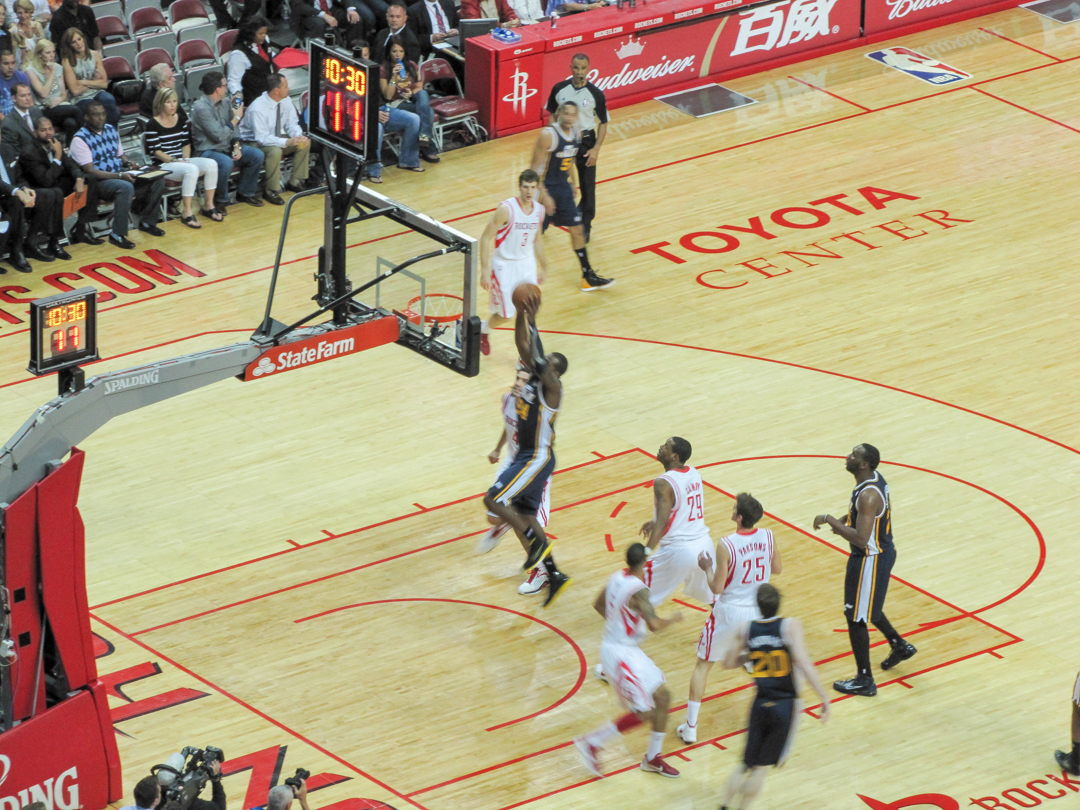 NBA basketbal: Houston Rockets – Ze Strahova do NASA