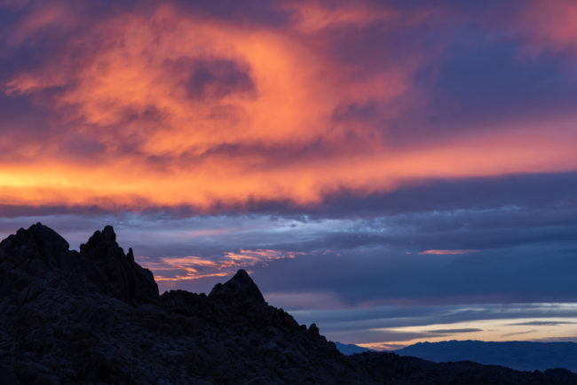 Rudý východ slunce - Alabama Hills