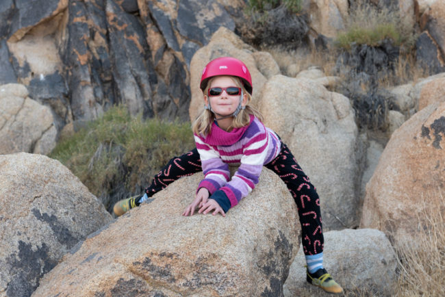 Dcera na boulderu - Apple Valley