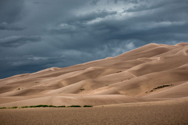 Bouřka nad písečnými dunami - Great Sand Dunes NP