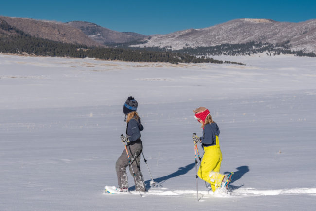 Holky na sněžnicích - Valles Caldera