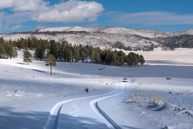 Valles Caldera - projíždíme cestu ve sněhu