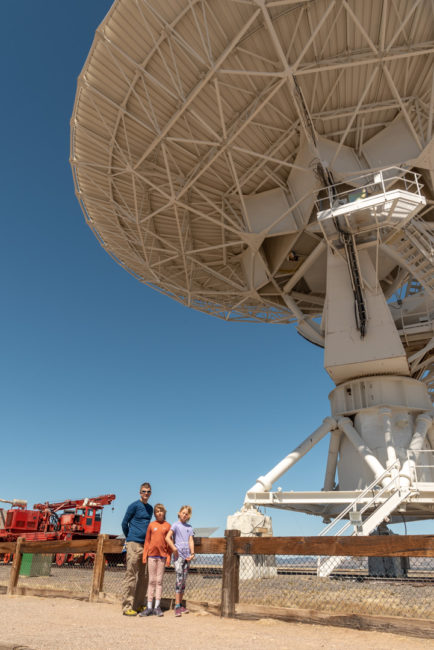 Porovnání talíře s člověkem - Very Large Array